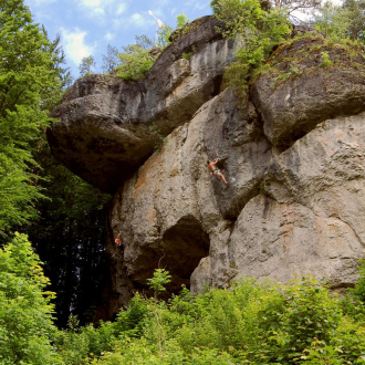 KLETTERN . BOULDERN